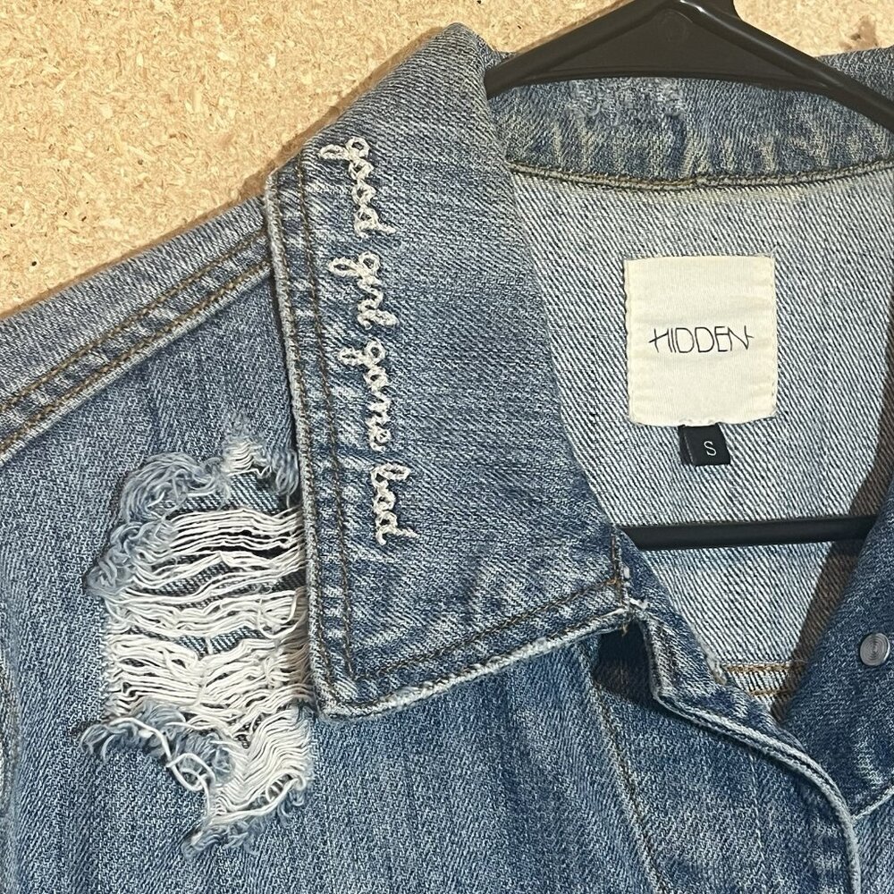 Hidden Embroidered Distressed Denim Jean Jacket Size Small Grunge Y2K Women's - Picture 9 of 12